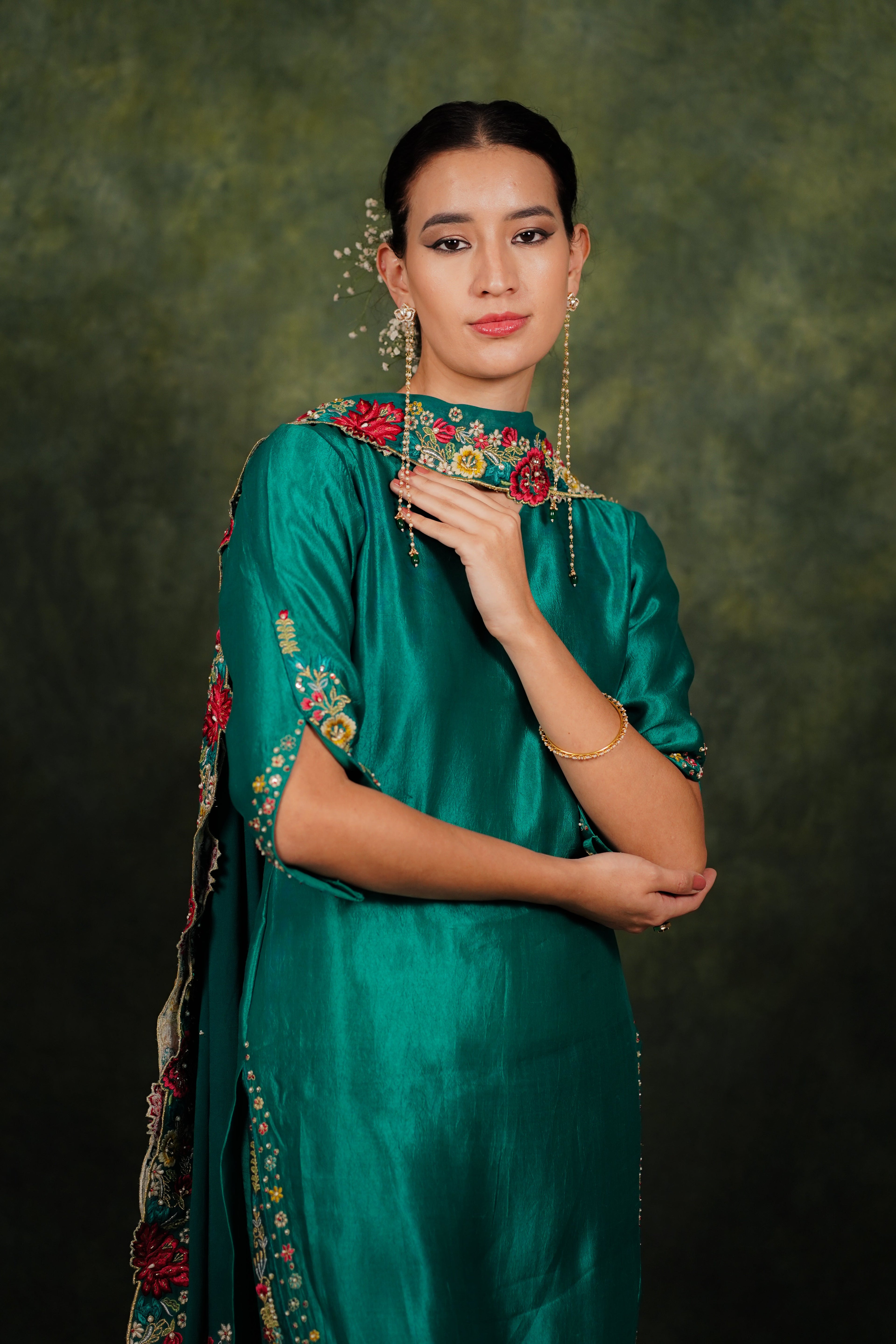 Zahra Viridian Green Dupion Silk Kurta Set Nuce Loom Nuce loom Zahra Viridian Green Dupion Silk Kurta Set Nuce Loom Nuce loom